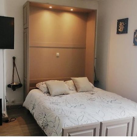 Un Temps Pour Soi Apartment Chateauroux Exterior photo