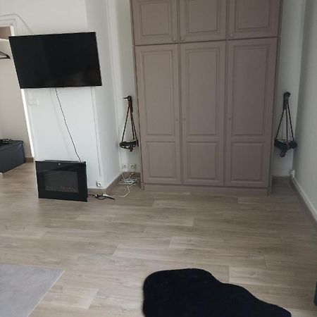 Un Temps Pour Soi Apartment Chateauroux Exterior photo