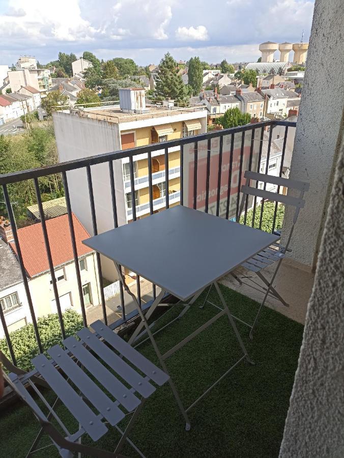 Un Temps Pour Soi Apartment Chateauroux Exterior photo